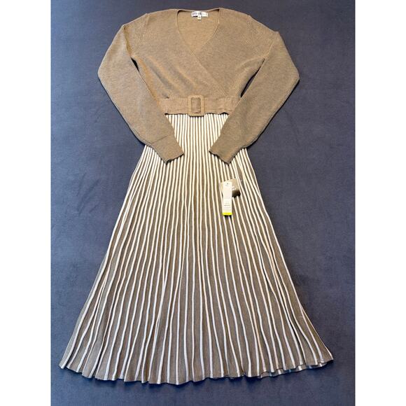 Robbie Bee Dresses & Skirts - NWT Robbie Bee Rib Pleated Sweater Dress Tan/White Women’s Med
